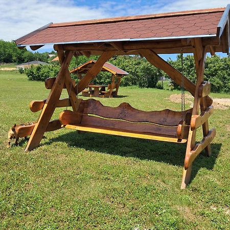 Pilikan Apartments - Park, Agroturism, Vineyard & Farm Cserszegtomaj Bagian luar foto