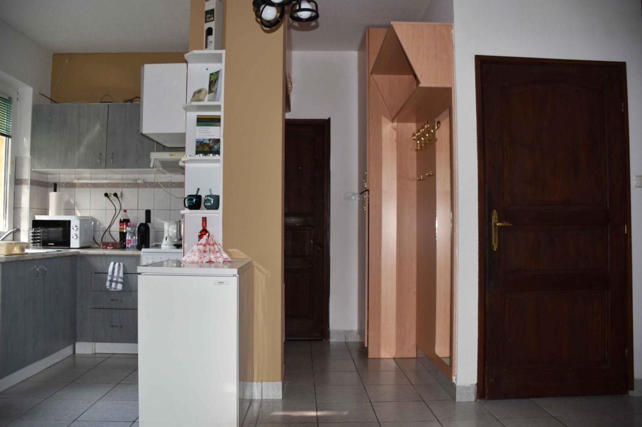 Pilikan Apartments - Park, Agroturism, Vineyard & Farm Cserszegtomaj Bagian luar foto