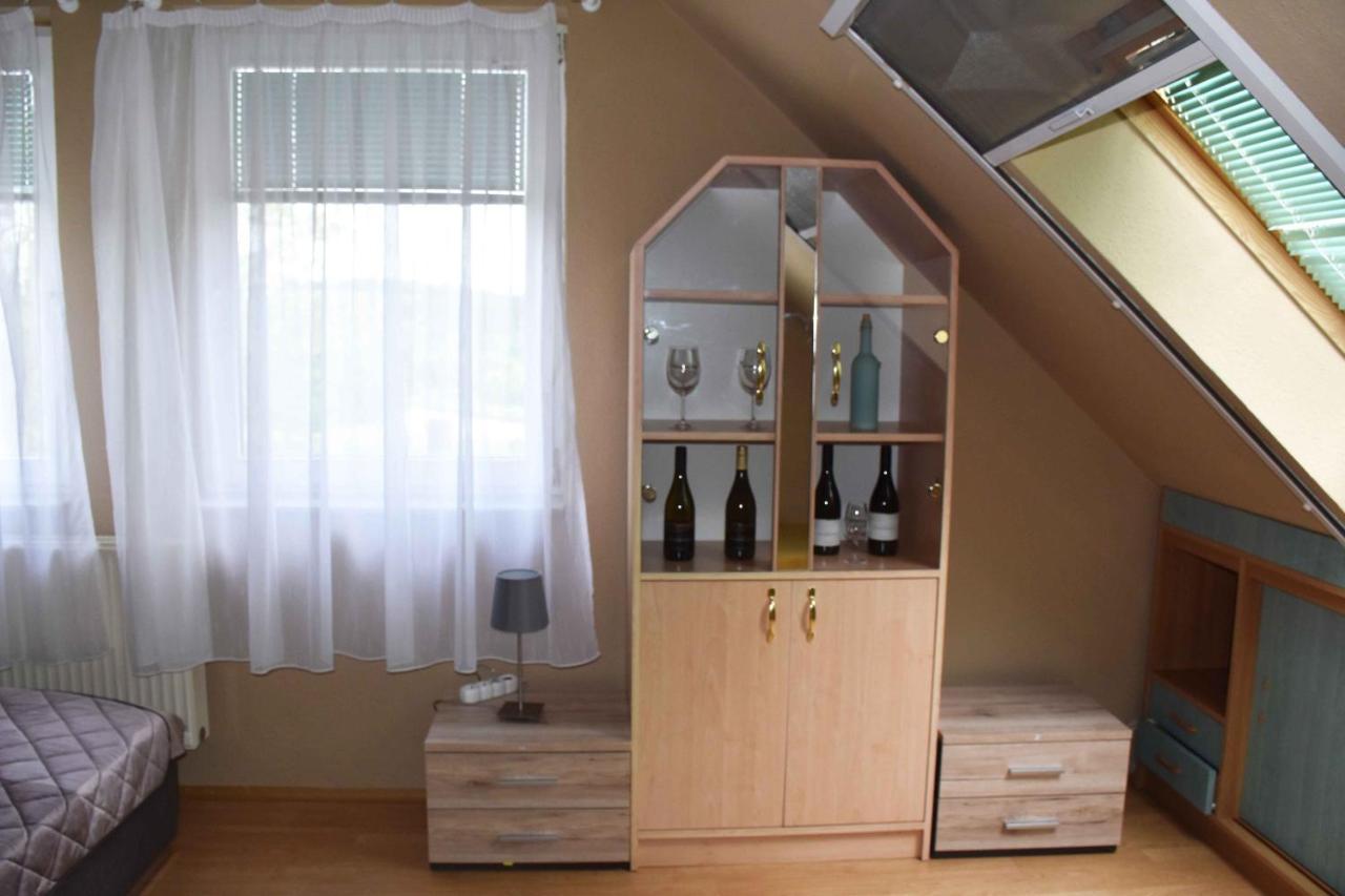 Pilikan Apartments - Park, Agroturism, Vineyard & Farm Cserszegtomaj Bagian luar foto
